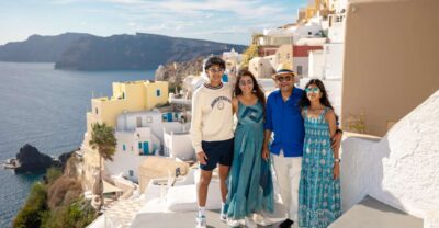 Santorini Family Photoshoot (Oia Village) - Meeting your photographer at Oia’s main square