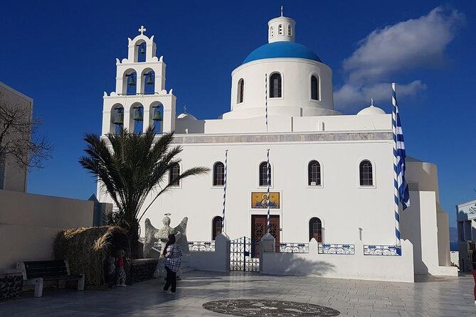 Santorini First-Time Guests Private Tour Sightseeing, excavetions & wine testing - Perissa Black Beach: An Hour by the Sea