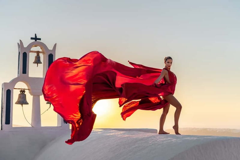Santorini: Flying Dress Photo © Photoshoot "Express Package" - Key points at a glance