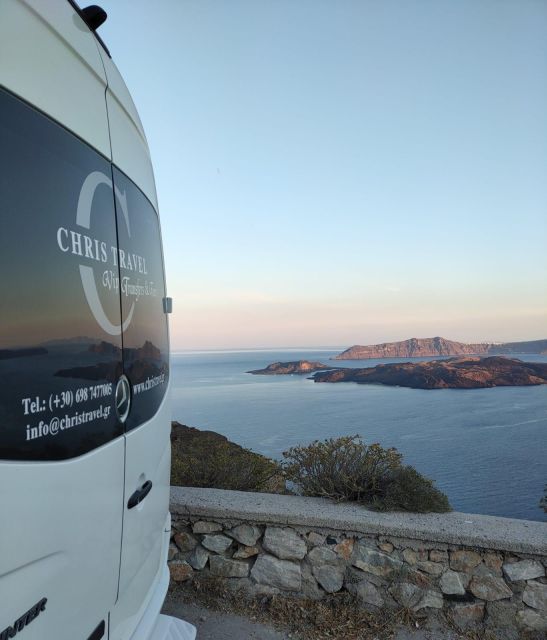 Santorini highlights tour - A private route through Santorini’s famous sights