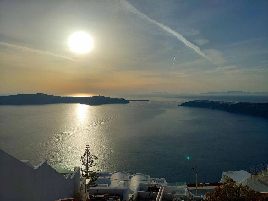 Santorini highlights tour - Red Beach for dramatic photographs