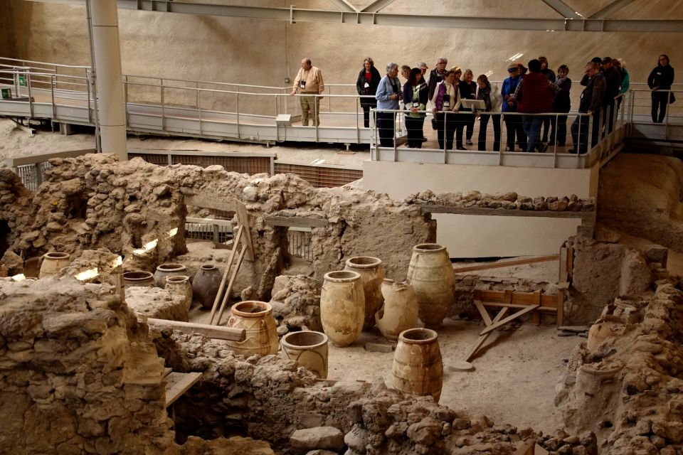 Santorini HISTORY & ARCHEOLOGY Tour (up to 8 guests) - How to prepare for the heat and ruins