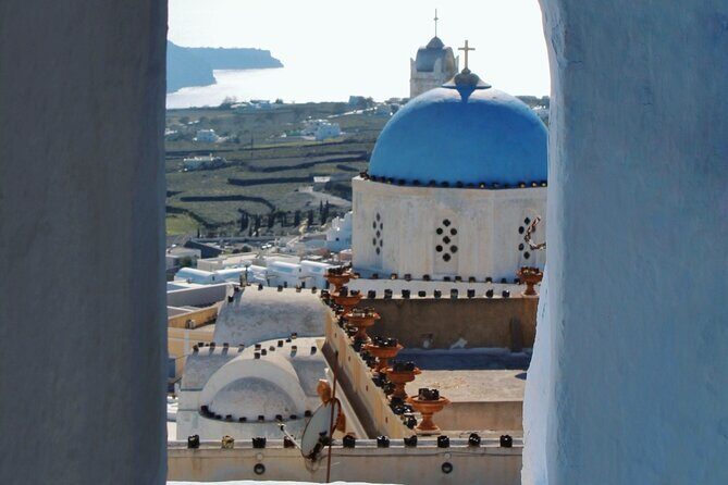 Santorini Instagram and TikTok Photo Spots Private Tour - Stop 1: Oia’s Lanes, Blue Views, and Shopping Time