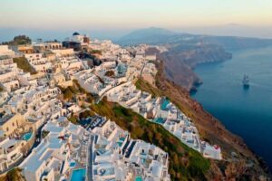 Santorini Island Tour for Cruise Travelers - Small Group - Fira Cable Car Upper Station: Your Smooth Start (If You Arrive Early)