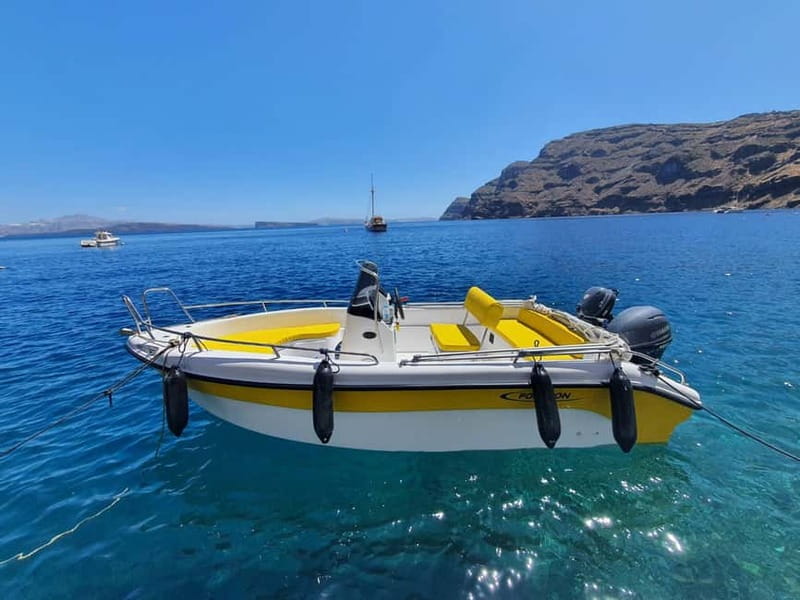Santorini: license free boat in Santorini - Why a Vlichada departure works well