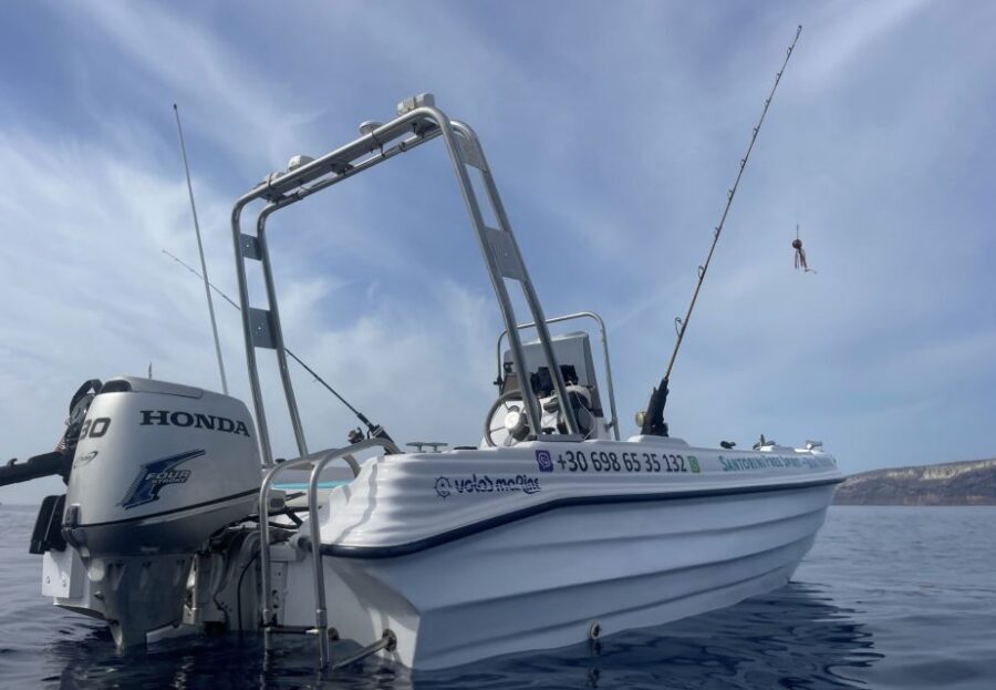 Santorini: License-Free Boat Rental with Snorkeling Gear - Snorkeling setup: gear included, conditions matter