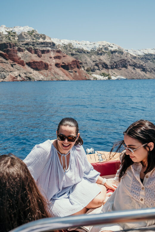 Santorini: License Free, Luxurious Small Boat Rental - Cape Lighthouse (Fάρος Ακρωτηρίου) and the Cruise-By Photo Time