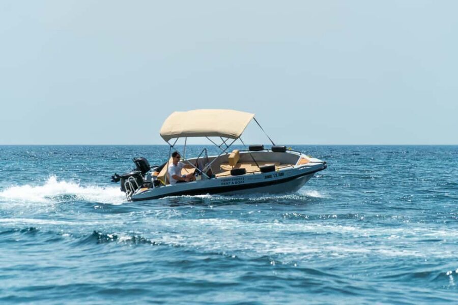 Santorini: License-Free Motor Boat Full or Half-Day Rental - Steering Your Own Course in Santorini’s Caldera Waters