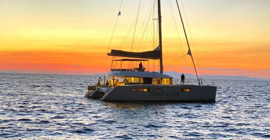 Santorini: Luxurious Catamaran Cruise with Meal & Open Bar - Why This 5-Hour Santorini Catamaran Cruise Feels Like Real Value