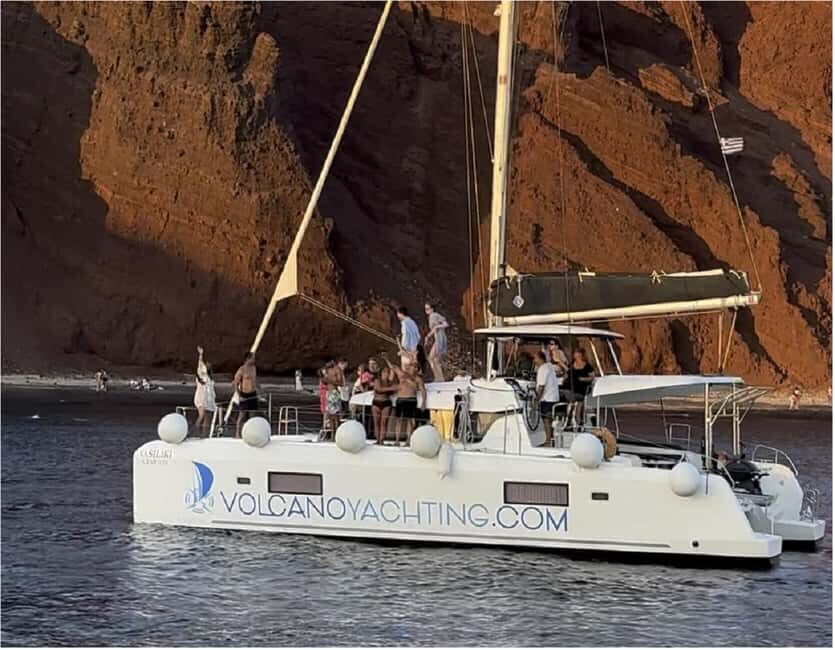 Santorini: Luxury Caldera Cruise With Meal & Drinks - Oia at Ammoudi port: the postcard finish that also saves time