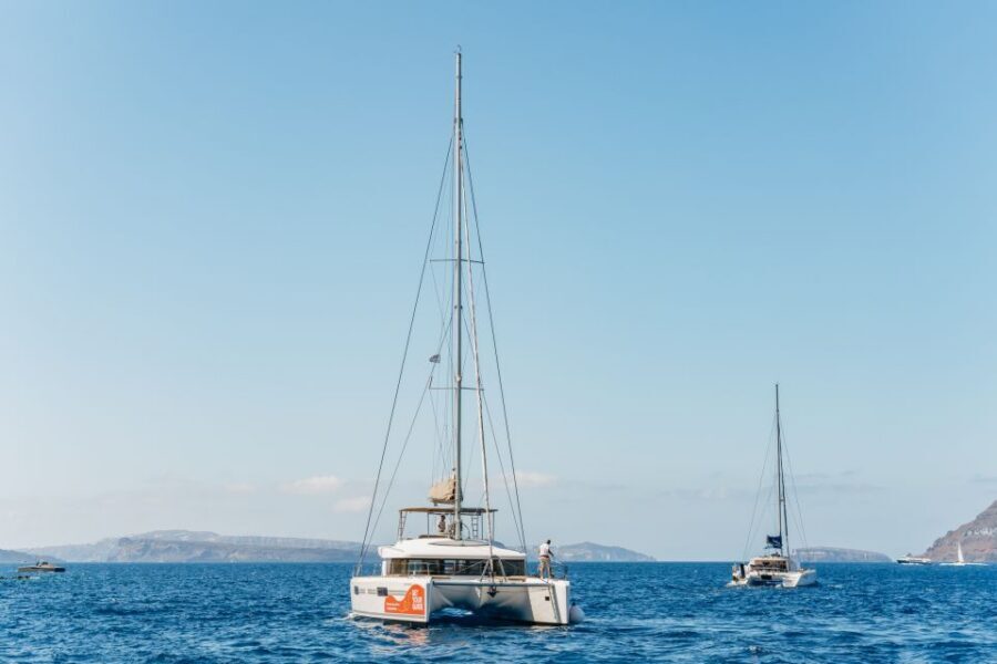 Santorini: Luxury Catamaran Day Trip with Meal and Open Bar - The Meal and Open Bar: Greek Food That Actually Fills You Up