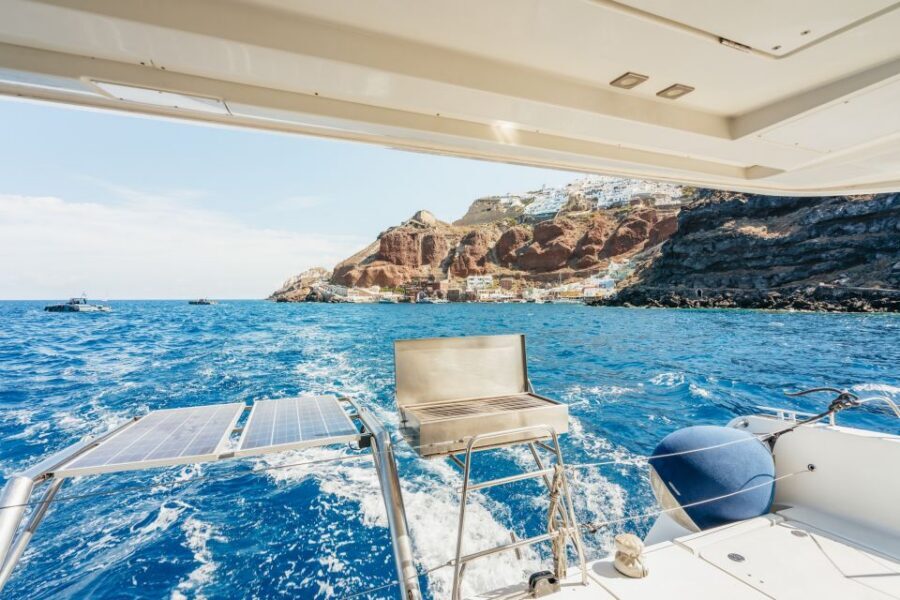 Santorini: Luxury Catamaran Day Trip with Meal and Open Bar - Price and Value: What You’re Paying For (and What You’re Not)