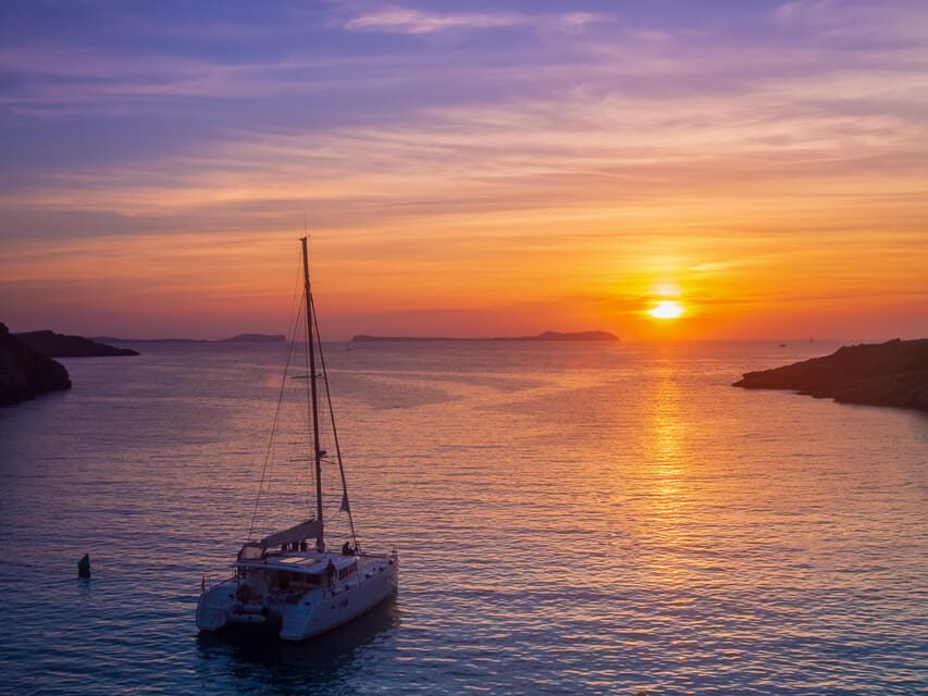 Santorini: Luxury Sunset Cruise with Dinner, BBQ, and Drinks - Sailing Past Santorini’s Most Photogenic Coastlines