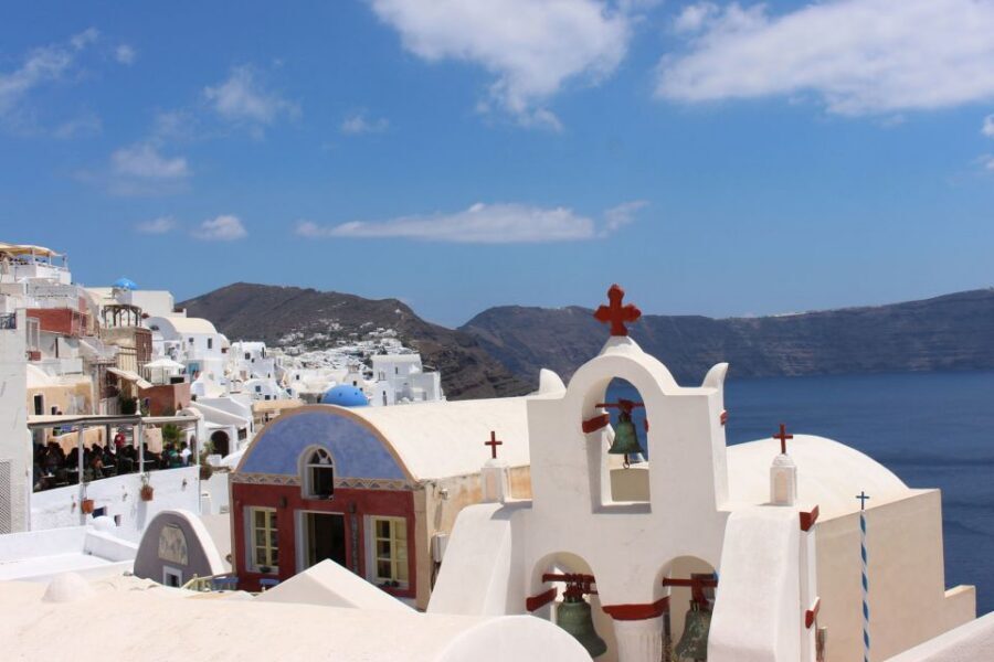 Santorini: Mesa Gonia, Pyrgos and Oia Tour - Hotel Pickup and Bus Transfer: Why the Logistics Matter