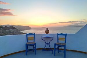 Santorini Must-See Highlights: Private Shore Tour - Where you’ll start: the cable car meeting point and how pickup works