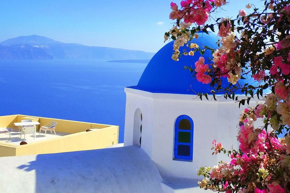 Santorini: Must-See Highlights Private Sightseeing Tour - Oia: postcard views with real crowds
