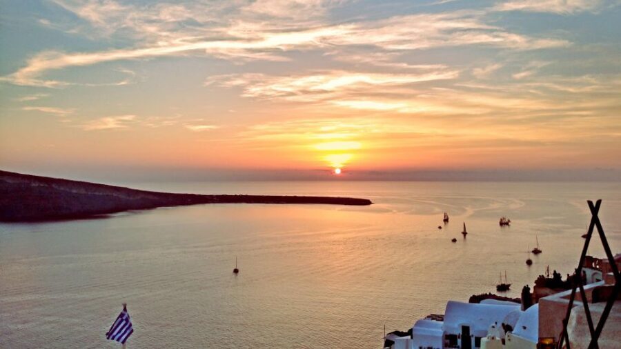 Santorini Panoramic Firostefani & Oia Blue Dome Private Tour - Why this short Santorini plan saves you (a lot of) time