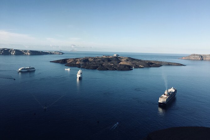 Santorini Panoramic Tour - The southwest lighthouse and its wide sea view
