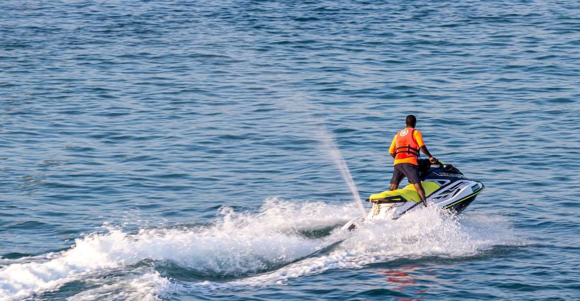 Santorini: Perivolos Beach Jet Ski Rental - A short activity with a clear purpose
