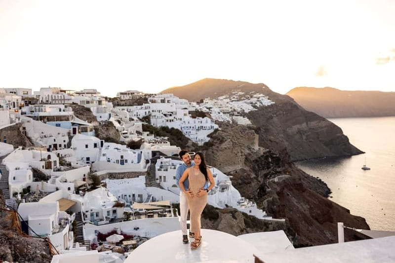 Santorini: Photo Tour With Professional Photographer - Why a private photo shoot works well in Santorini