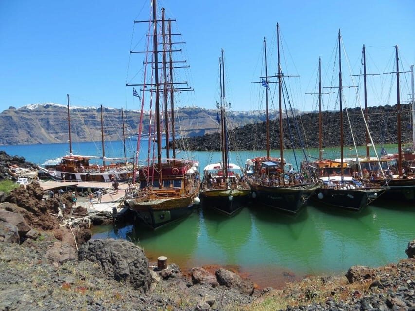 Santorini Port: Cruise to Volcano, Hot Springs & Thirassia - On-board bar, drinks, and the practical stuff that affects comfort