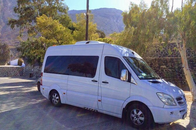 Santorini Port Transport & Transfer Services - Vehicle size and group fit: when this transfer shines