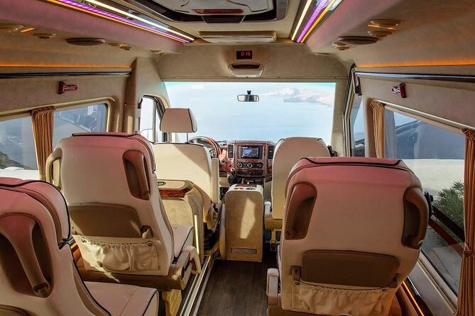Santorini Port Transport & Transfer Services - Finding your driver: the real art is the pickup details