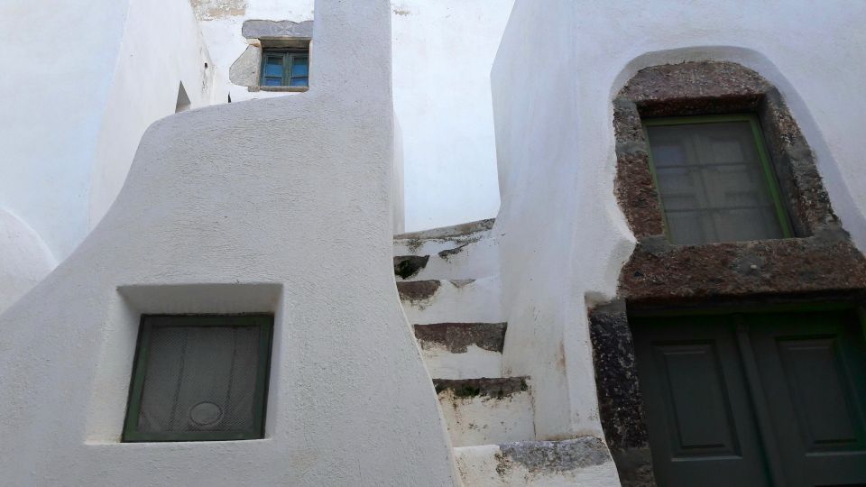 Santorini: Private 4-Hour Cultural Villages Sightseeing Tour - Akrotiri, a Bronze Age city under volcanic ash