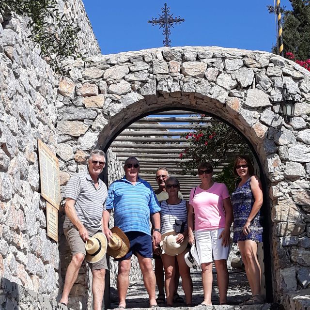 Santorini: Private 5-Hour Hidden Gems Experience - Akrotiri, a town frozen by volcanic ash