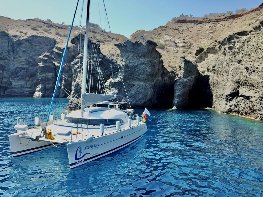 Santorini: Private All-In Catamaran Cruise, with Food|Drinks - Caldera sightseeing: the 40-minute window that makes it feel cinematic
