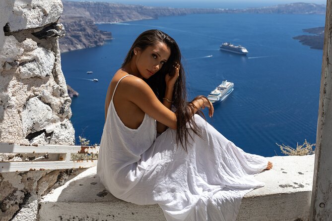 Santorini Private Casual Photoshoot in Oia and Imerovigli - Who will get the most from this experience