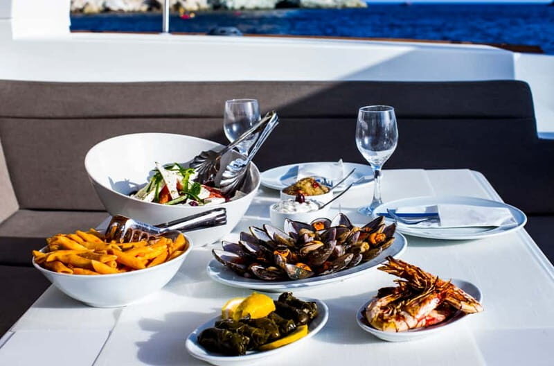 Santorini: Private Catamaran Cruise with BBQ Meal and Drinks - BBQ lunch and open bar: what’s included, and why it matters
