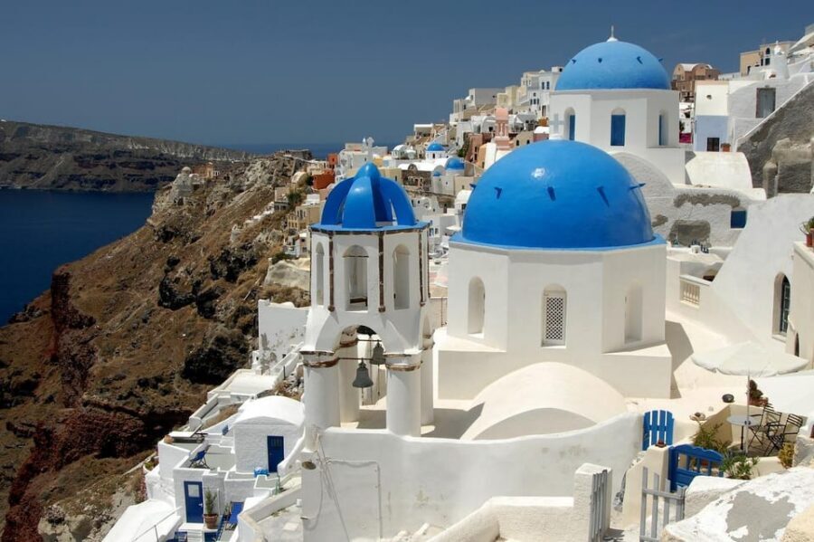 Santorini: Private Customizable Tour with Flexible Lenghts - Black sand beach time: relax the tourist brain