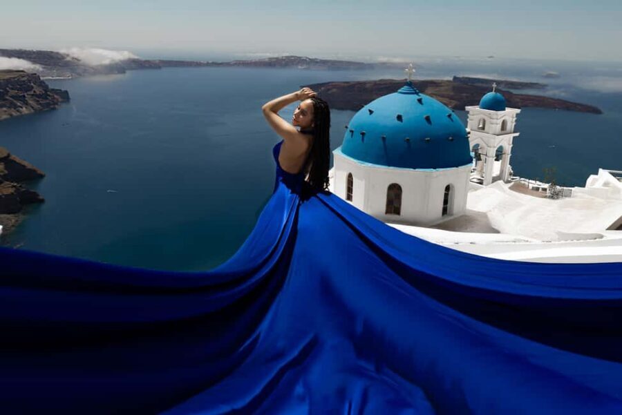 Santorini: Private Flying Dress Photoshoot at Iconic Spots - Private 30 Minutes in Oia or Imerovigli: The Real Point of This Shoot