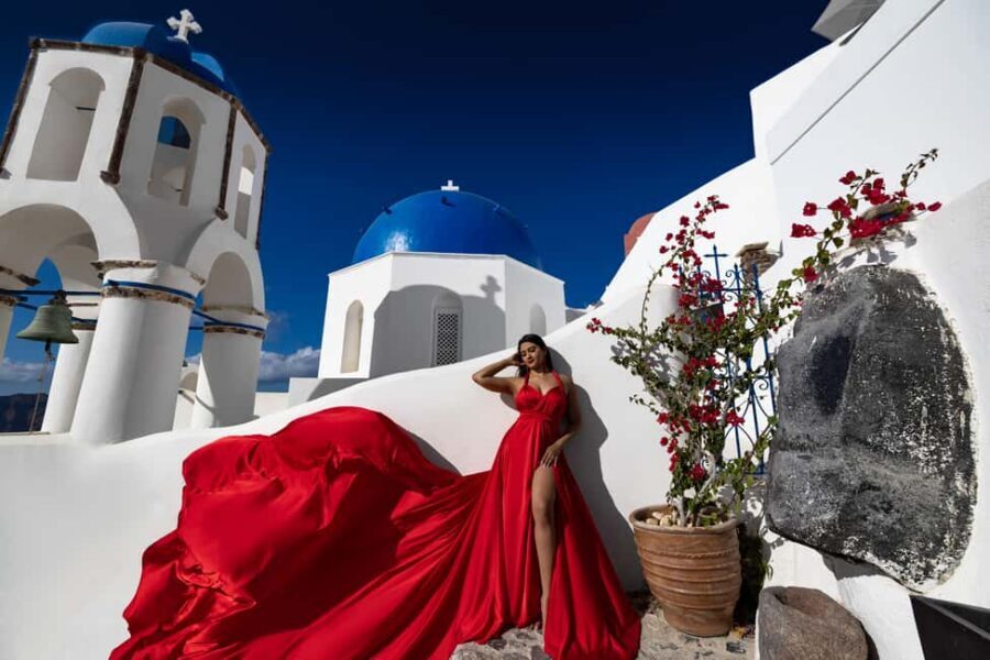 Santorini: Private Flying Dress Photoshoot at Iconic Spots - Where You Meet: Maltezos Square vs. Lolita’s Gelato