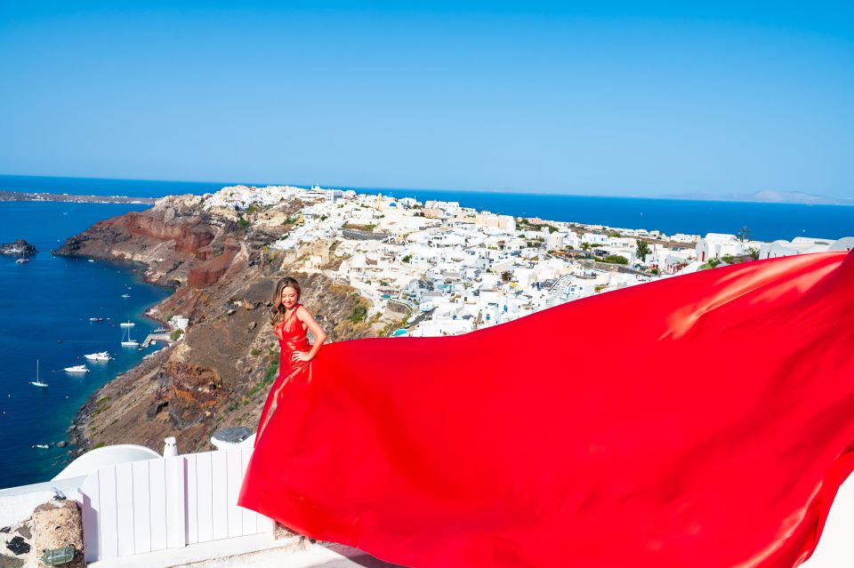 Santorini: Private Flying Dress Photoshoot with Pickup - How the flying dress effect works