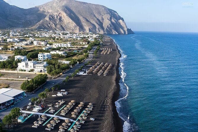 Santorini Private Half-Day Sightseeing Tour - Red Beach: volcanic color contrast in 30 minutes