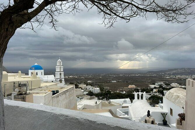 Santorini Private HIGHLIGHTS TOUR - Akrotiri Archaeological Site: ancient ruins plus that lighthouse/sunset mood