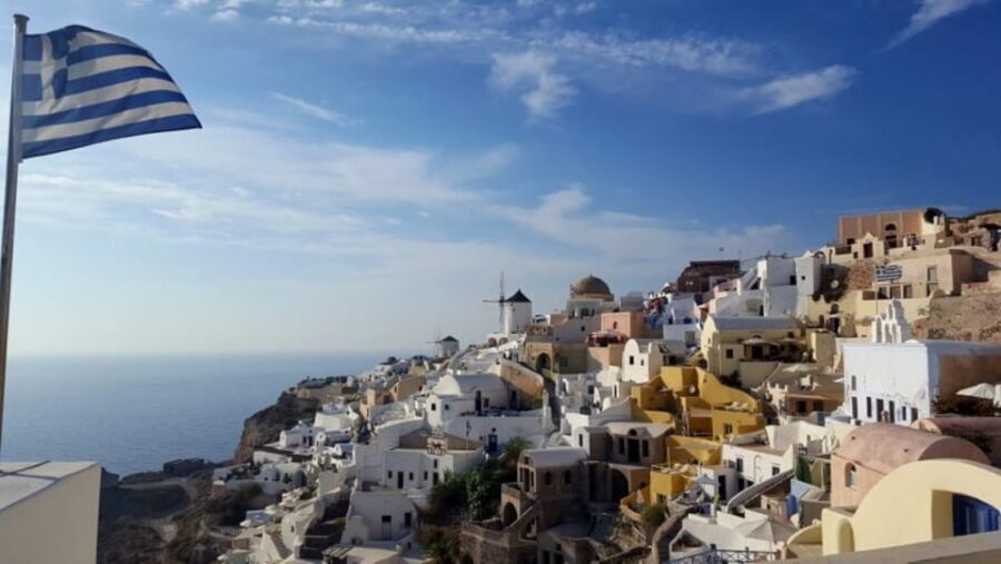 Santorini: Private Instagram Tour - Akrotiri Lighthouse: historic views away from the main swarm