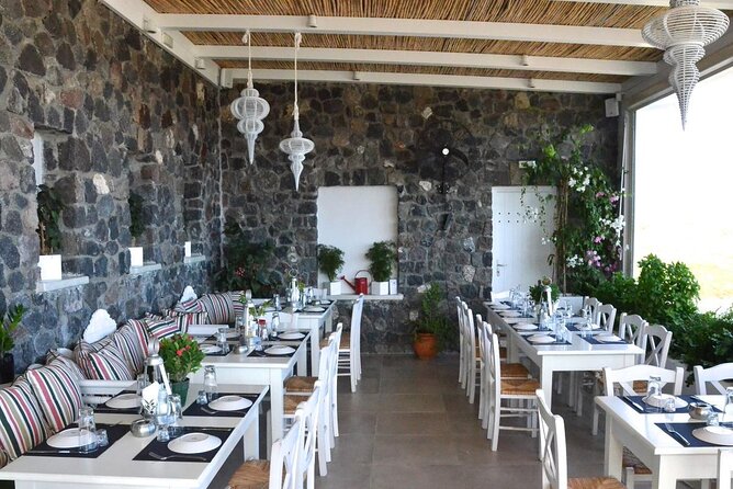 Santorini Private Island Tour & Winery Lunch at Domaine Sigalas - Pickup details that can save you trouble