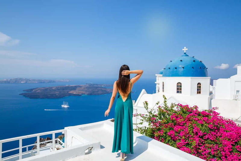 Santorini: Private Oia Village Photoshoot - Why Oia rooftops are such a good setting for photos