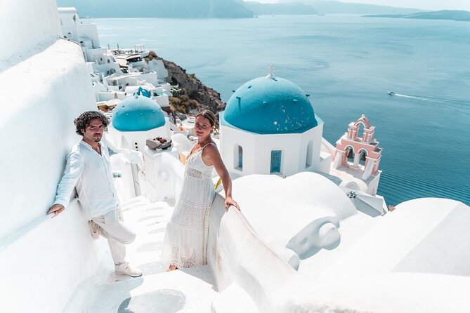 Santorini Private One Hour Photoshoot - Starting near Oia and moving by car