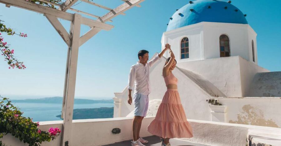 Santorini Private Photoshoot - How a private Santorini photoshoot actually changes your day in Oia