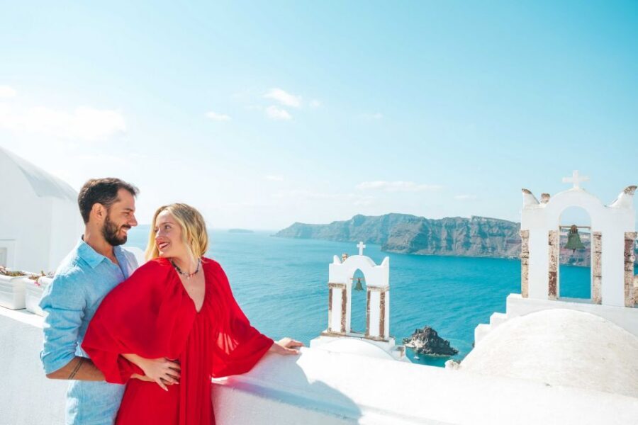 Santorini Private Photoshoot - Price and who it’s best for: couples, friends, and small groups