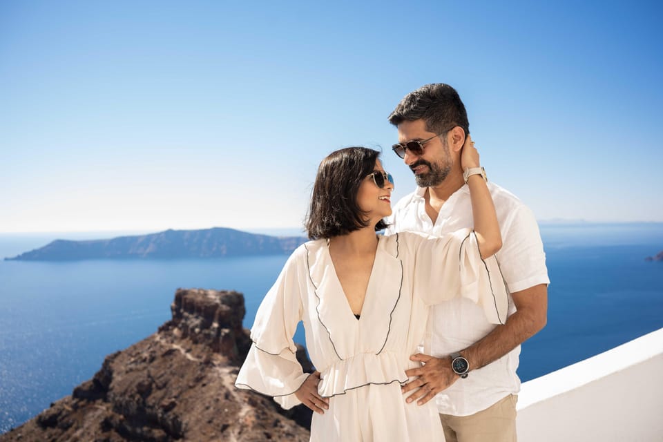 Santorini: Private Photoshoot Tour by a Pro Photographer - Practical booking advice for a smoother session