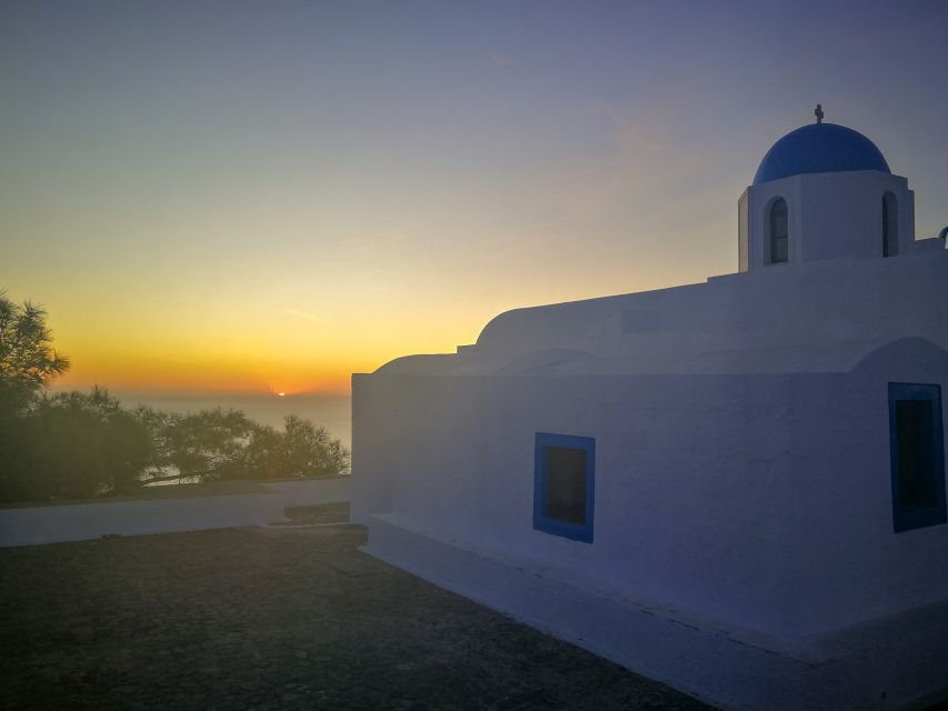 Santorini: Private Sunrise Tour with Breakfast and Oia Visit - Who should book this sunrise tour?
