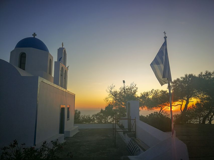 Santorini: Private Sunrise Tour with Breakfast and Oia Visit - Oia before the lanes fill up