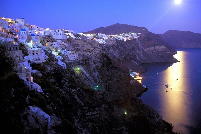 Santorini private tour free choice - Akrotiri for ancient ruins and a slower pace