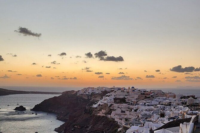Santorini Private Tour Highlights 6h for Groups and Families - Stop 2: Oia (about 1 hour)