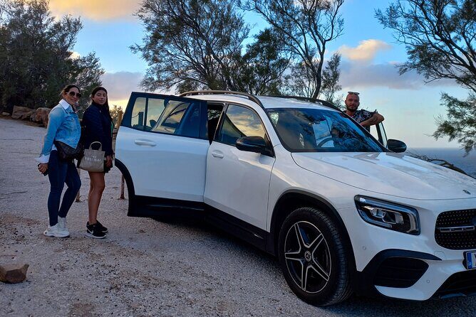 Santorini: Private Transfer from Airport/Port - From arrivals to your hotel: what you should do next